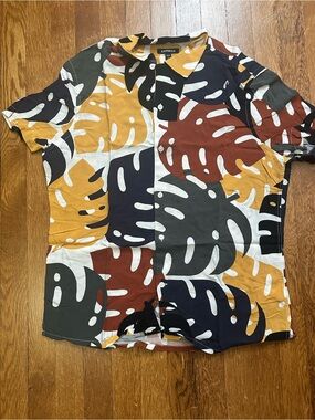 Express Men’s Short Sleeve Button-Down Shirt